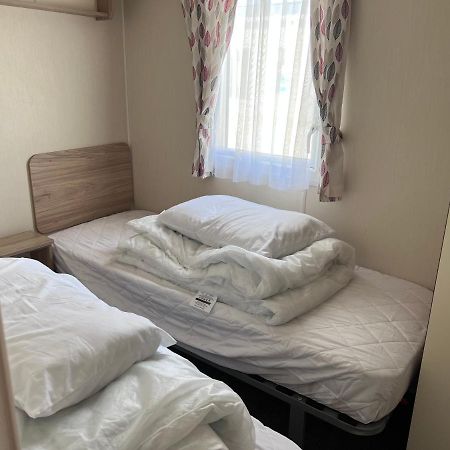 Pg173 Golden Palm Resort 6 Berth Caravan With Decking شابيل سانت ليوناردز المظهر الخارجي الصورة
