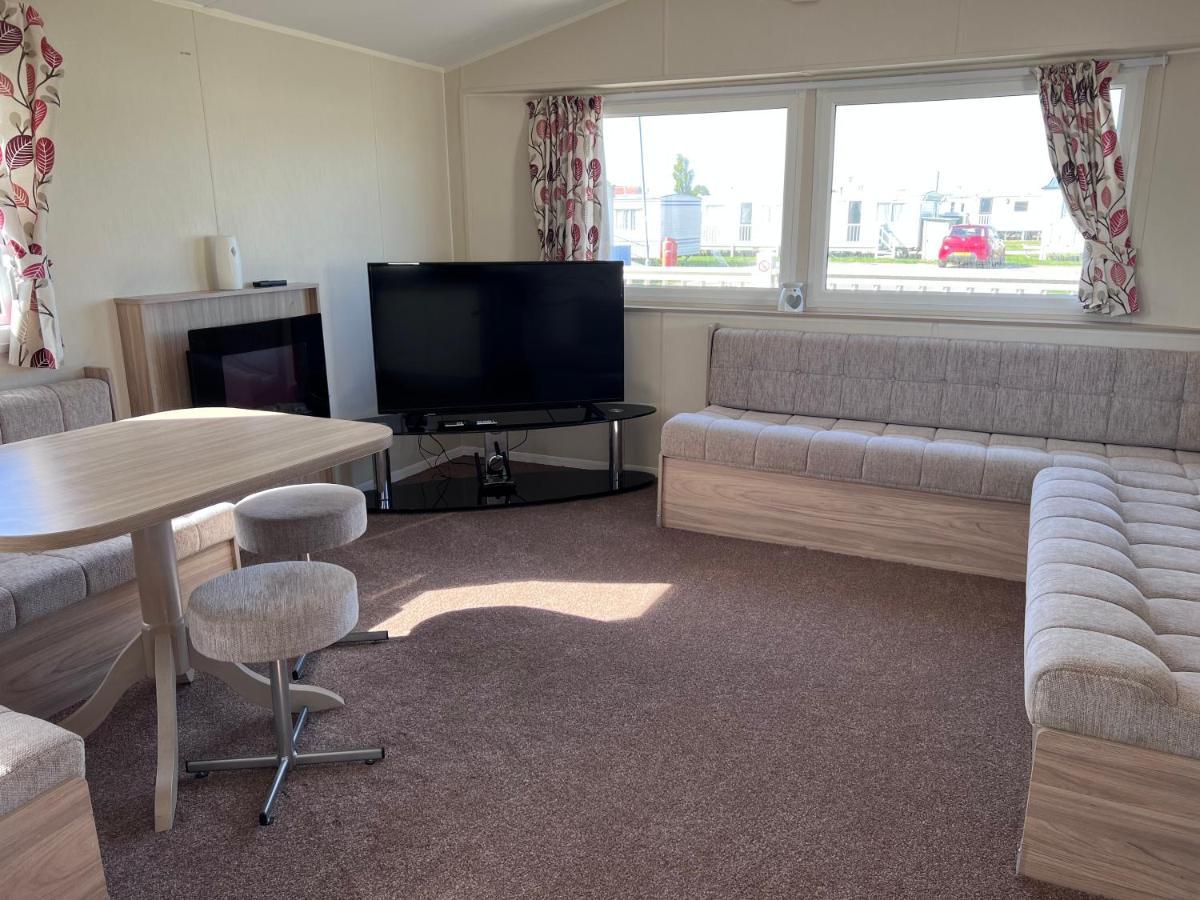 Pg173 Golden Palm Resort 6 Berth Caravan With Decking شابيل سانت ليوناردز المظهر الخارجي الصورة